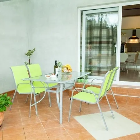 Apartment Nenich Aves *